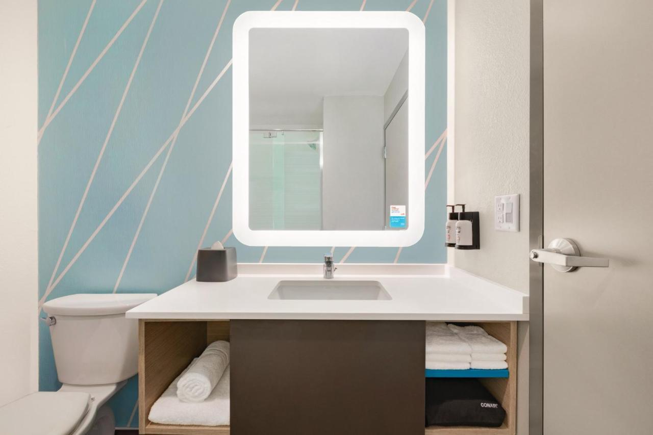 Avid Hotel Traverse City By Ihg Exterior foto