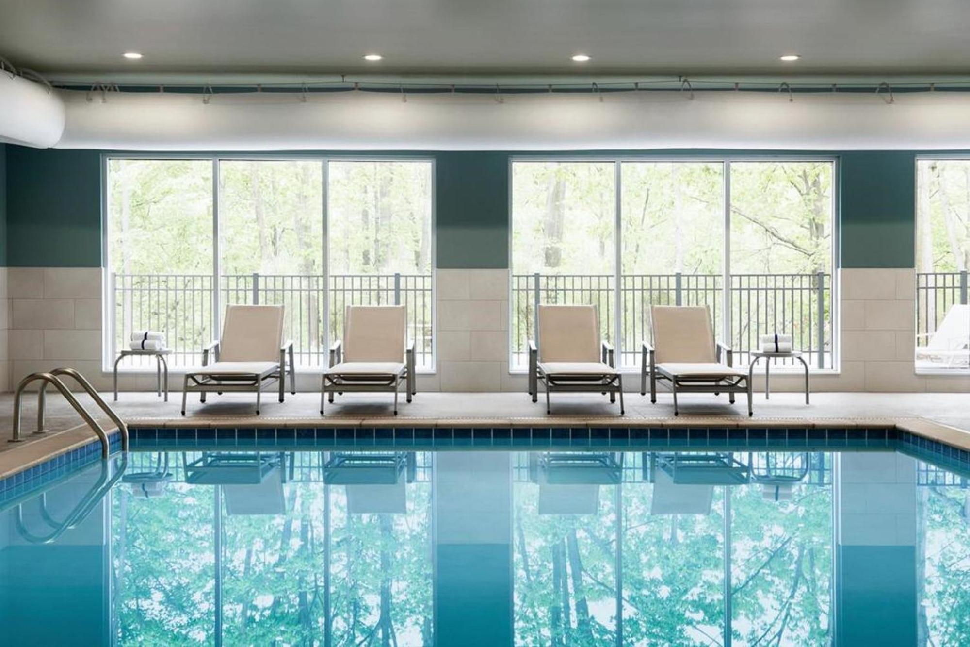 Avid Hotel Traverse City By Ihg Exterior foto